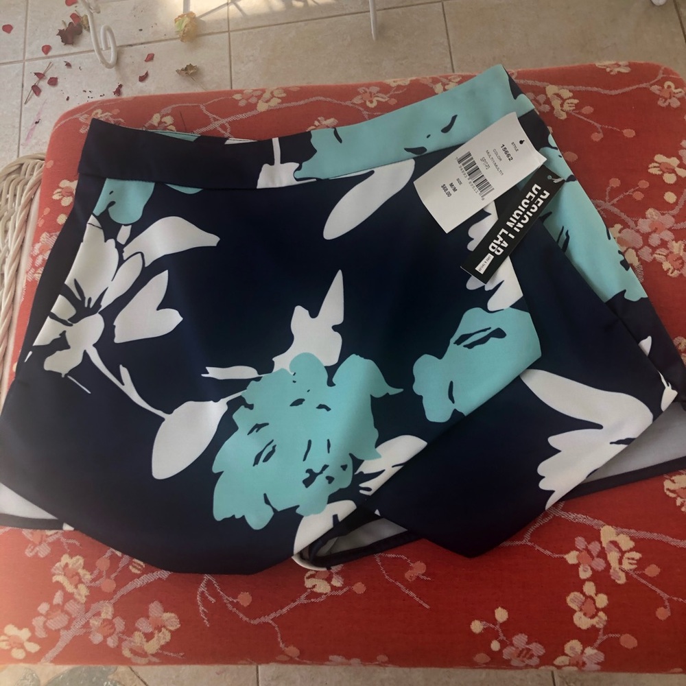 NWT DESIGN LAB SKORT